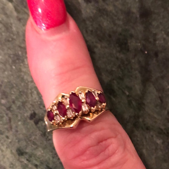 Gold yellow and ruby diamond ring - Picture 1 of 6